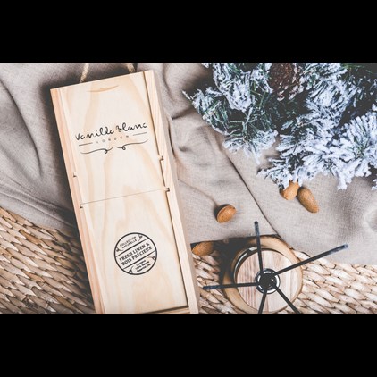 View Vanilla Blanc La Collection Naturelle Diffuser Gift Set - Fresh Linen & Bois Precieux number 1