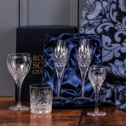 View Royal Scot Crystal - Edinburgh - 2 Champagne Flutes (Presentation Boxed) number 1