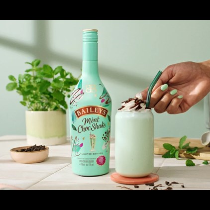 View Baileys Mint Choc Shake Irish Cream 70cl number 1