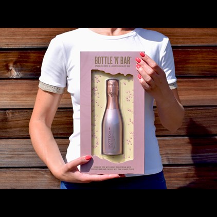 View Bottle 'N' Bar Sparkling Rose & White Chocolate number 1