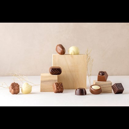 View Head over Heels Sauvignon Blanc 75cl White Wine And Chocolates Hamper number 1