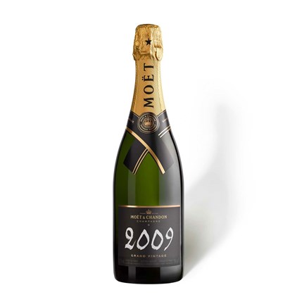 View 2 x Moet Brut, NV and 1 x Moet Vintage, in a Treble Luxury Case number 1