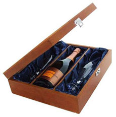 Buy & Send Veuve Clicquot Vintage 2008 and Flutes in Luxury Presentation box