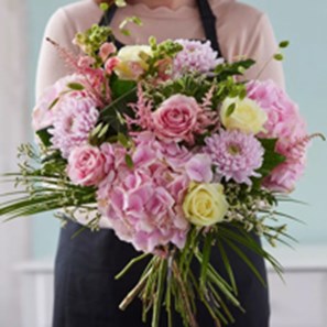 Buy Large Pastel Hand-tied bouquet made with the finest flowers
